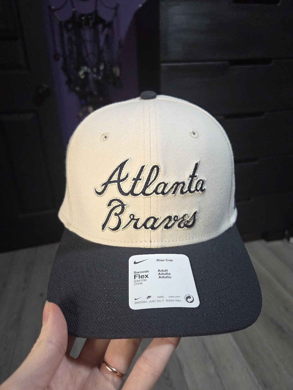 Nike Atlanta Braves Statement Rise Flex Hat S/M Dri-FIT Cream Navy Cap Swoosh